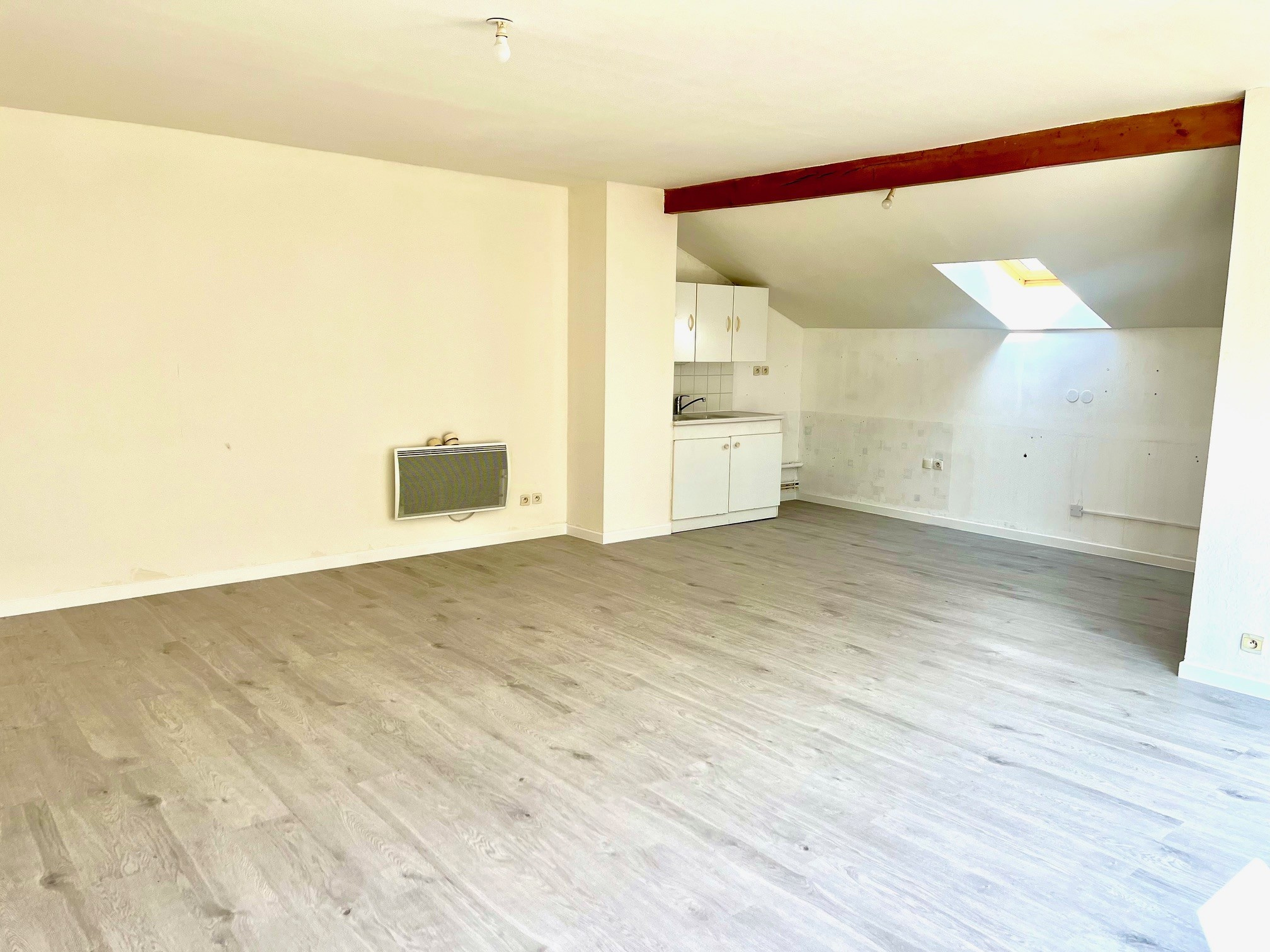 JANY CENTRE APPARTEMENT F2 : 82 000 EUR FAI